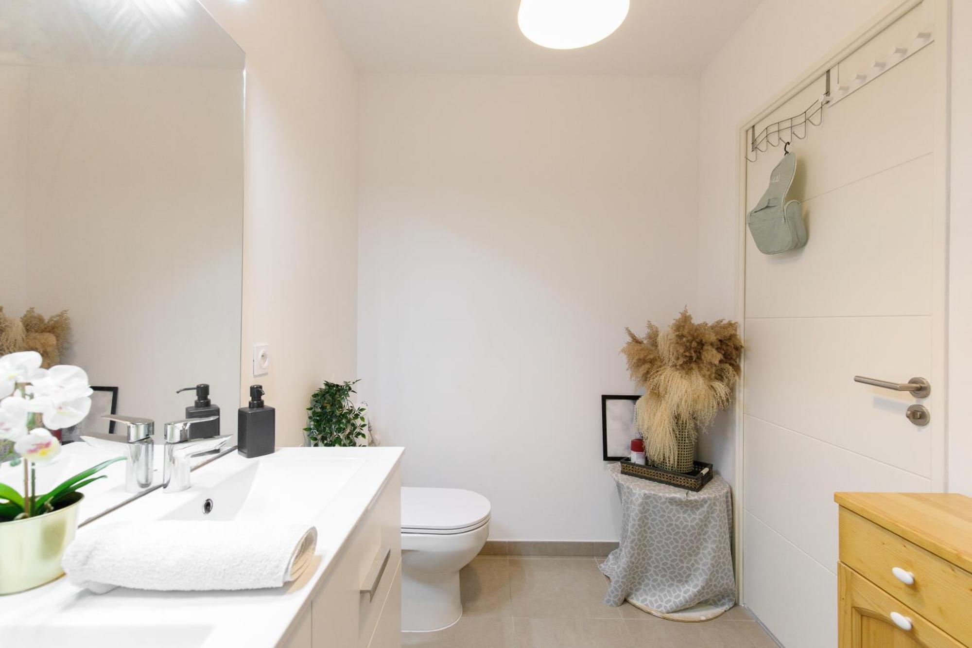 Lovely 2 Bedroom Condo With Pool วาลูริส ภายนอก รูปภาพ